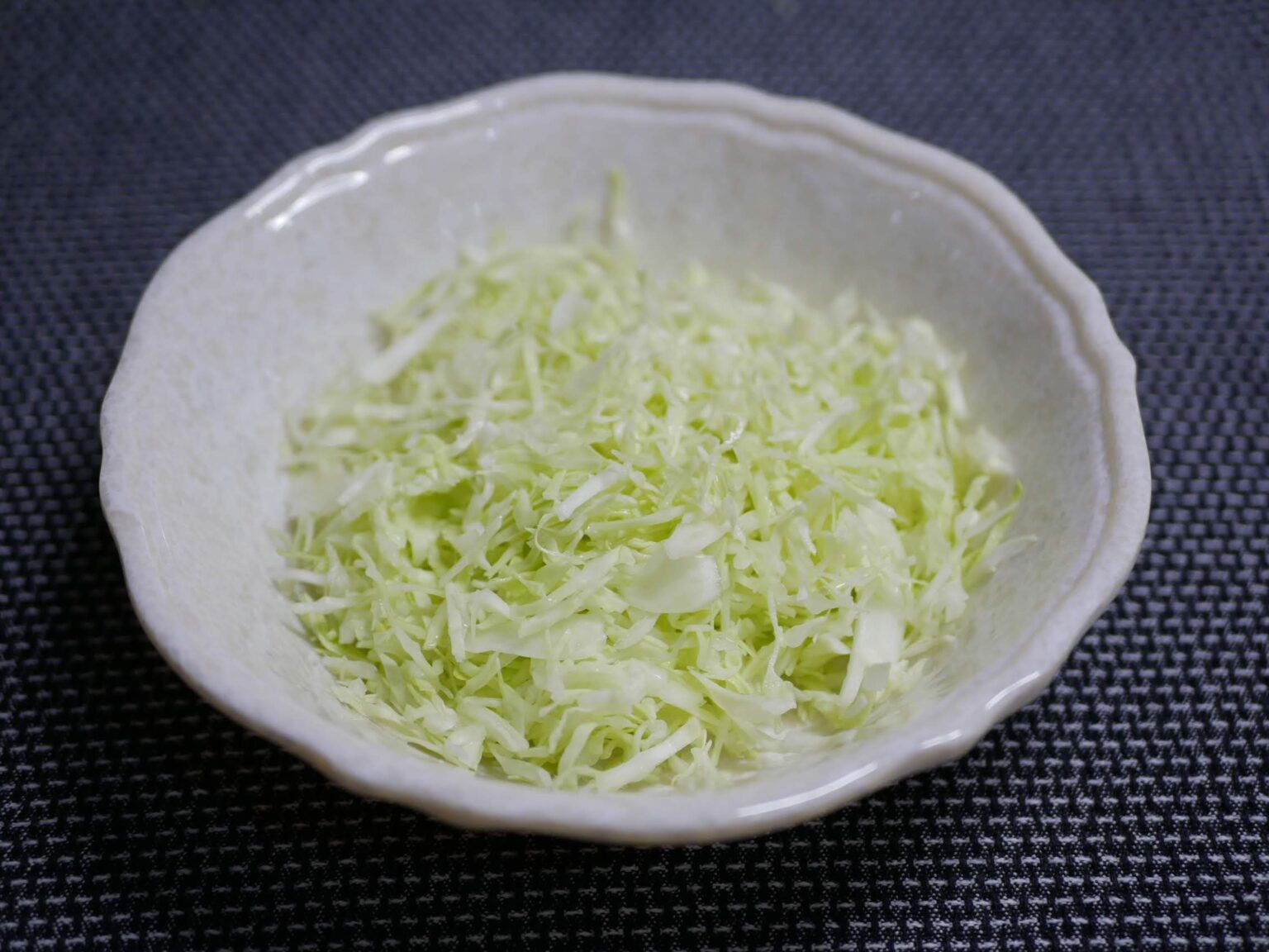 キャベツの千切り初心者でもできる！ふわふわで細いプロの仕上がりに近づく方法